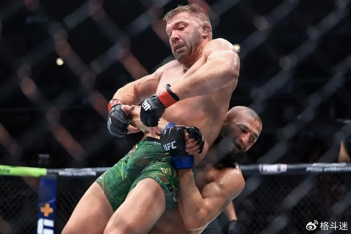 世界杯赛果查询-奇马耶夫击倒朗特里！悬赏重金求虐！|UFC|凯文·加内特|训练|斯特里克兰|冠军_新浪体育_新浪新闻