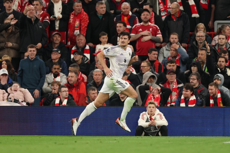 世界杯比赛结果-英足总官方：对阵伯恩茅斯被罚下，马奎尔辱骂第四官员遭指控